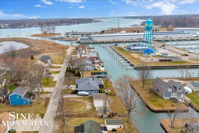 800 Ruskin Avenue, Algonac, MI 48001