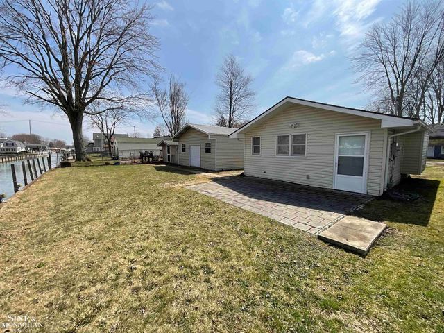 800 Ruskin Avenue, Algonac, MI 48001