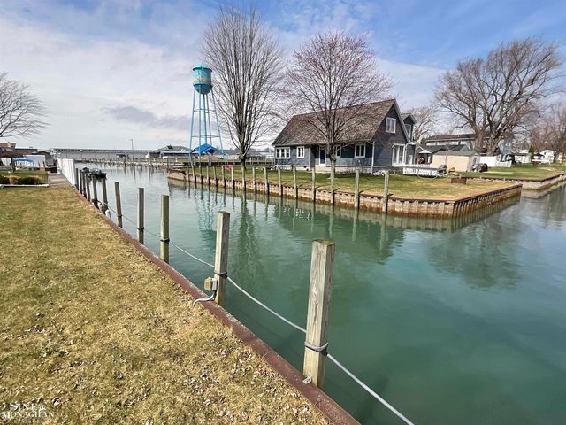 800 Ruskin Avenue, Algonac, MI 48001