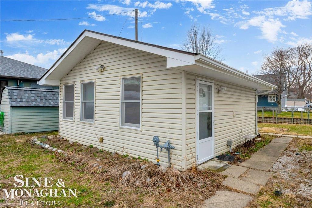 800 Ruskin Avenue, Algonac, MI 48001