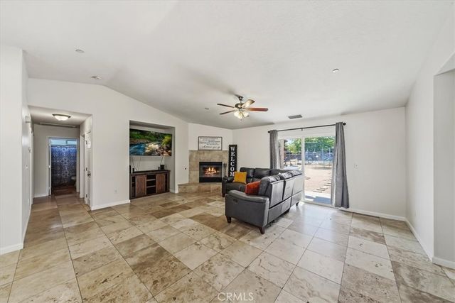 16461 Fremontia, Hesperia, CA 92345