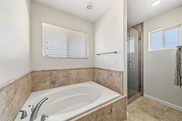 16461 Fremontia, Hesperia, CA 92345