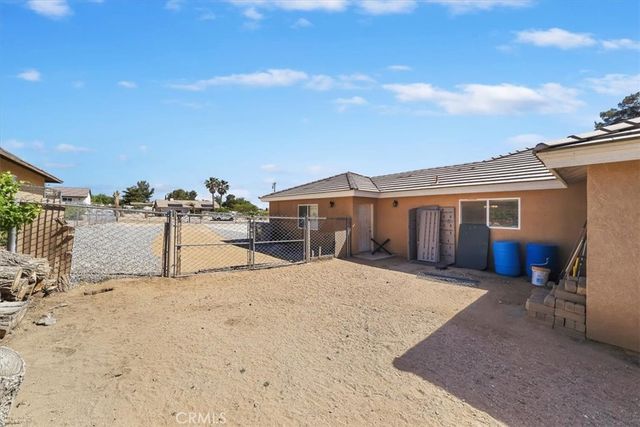 16461 Fremontia, Hesperia, CA 92345