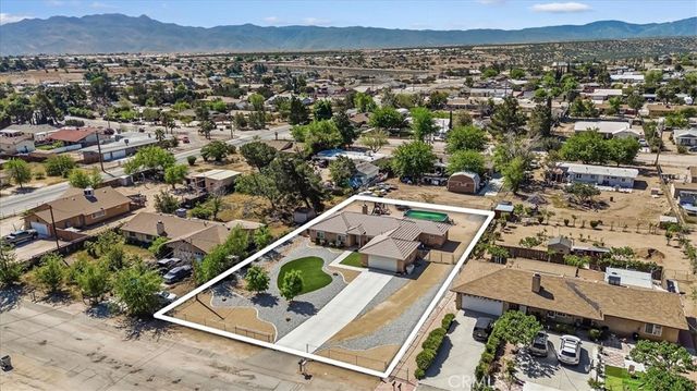 16461 Fremontia, Hesperia, CA 92345