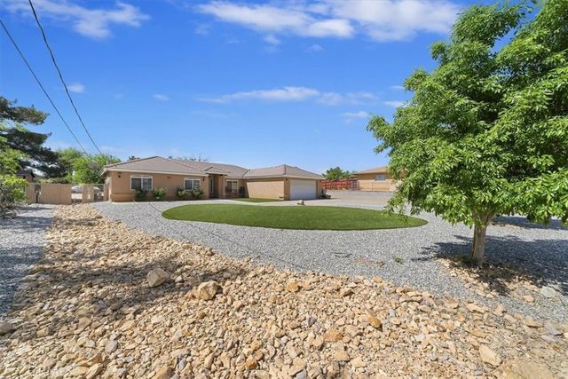 16461 Fremontia, Hesperia, CA 92345