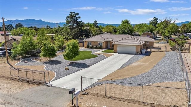 16461 Fremontia, Hesperia, CA 92345