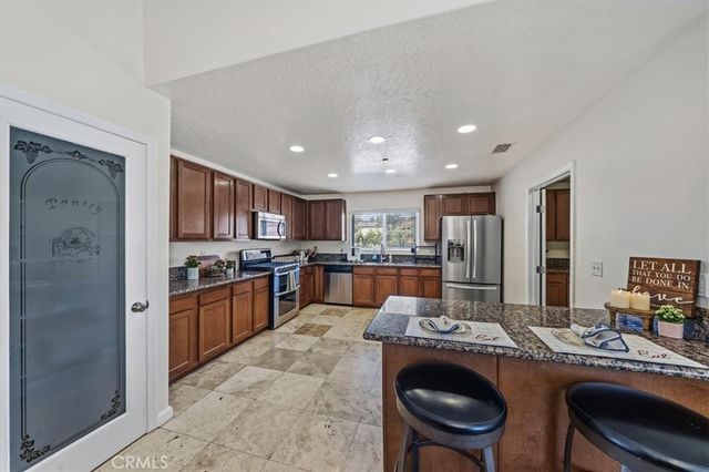 16461 Fremontia, Hesperia, CA 92345