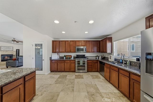 16461 Fremontia, Hesperia, CA 92345