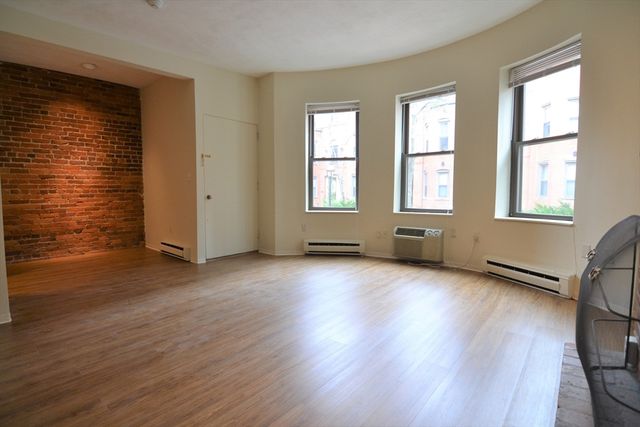 67 St. Germain 35-PE, Boston, MA 02115