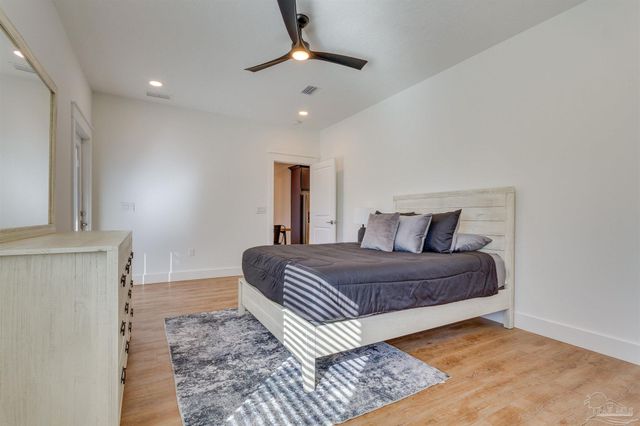 5439 Stagecoach Trl, Gulf Breeze, FL 32563