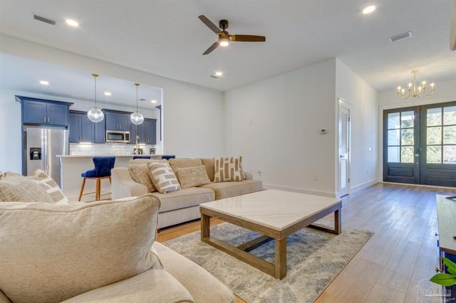 5439 Stagecoach Trl, Gulf Breeze, FL 32563