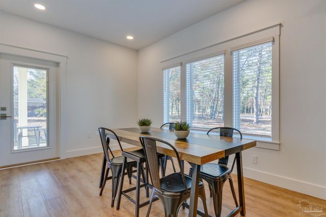 5439 Stagecoach Trl, Gulf Breeze, FL 32563