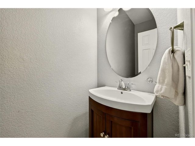 1663 S Emporia Ct, Aurora, CO 80247