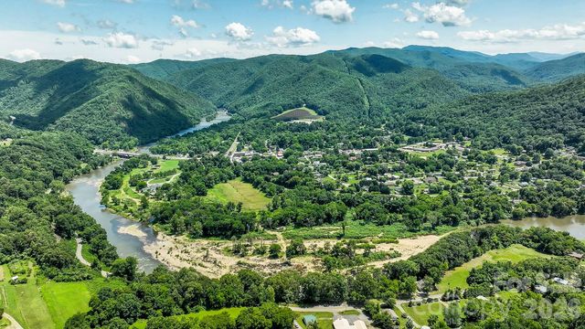 821 River Road, Hot Springs, NC 28743