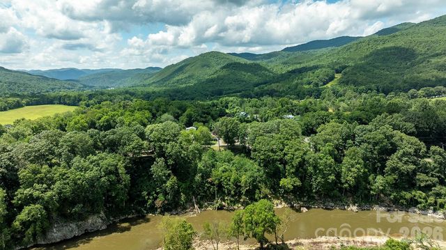 821 River Road, Hot Springs, NC 28743