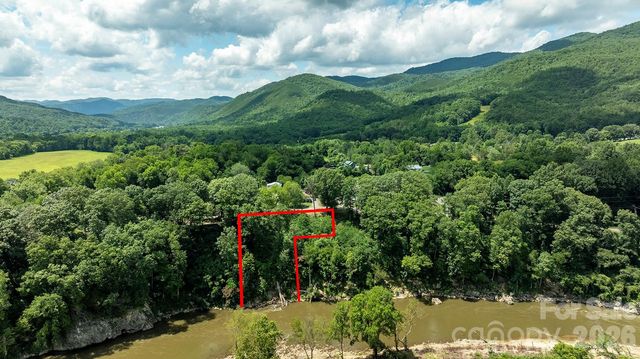 821 River Road, Hot Springs, NC 28743