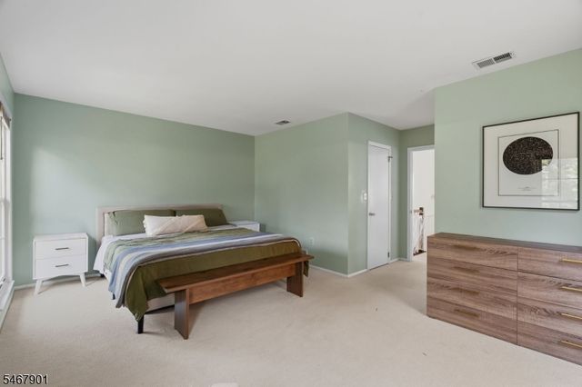 150 Dezenzo Ln, West Orange Twp., NJ 07052
