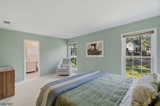 150 Dezenzo Ln, West Orange Twp., NJ 07052
