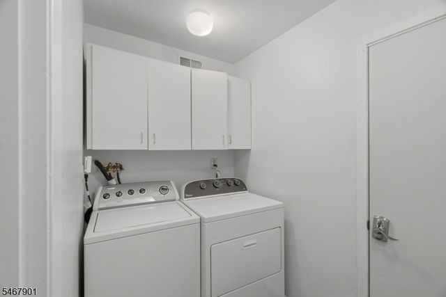 150 Dezenzo Ln, West Orange Twp., NJ 07052