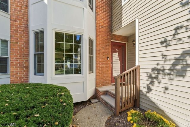 150 Dezenzo Ln, West Orange Twp., NJ 07052