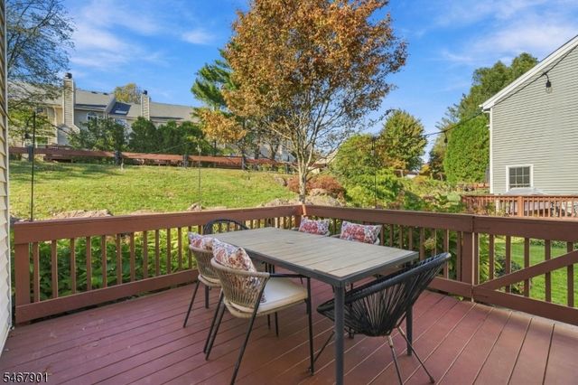 150 Dezenzo Ln, West Orange Twp., NJ 07052