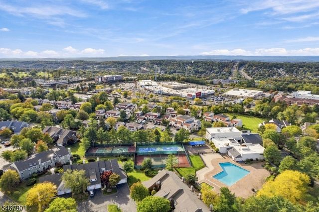 150 Dezenzo Ln, West Orange Twp., NJ 07052