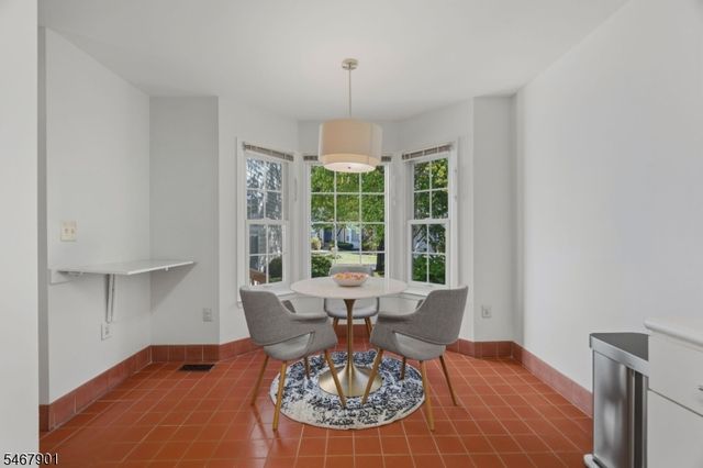 150 Dezenzo Ln, West Orange Twp., NJ 07052