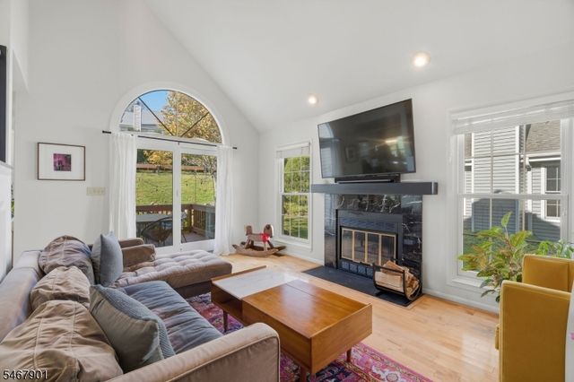 150 Dezenzo Ln, West Orange Twp., NJ 07052