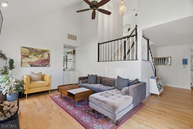 150 Dezenzo Ln, West Orange Twp., NJ 07052