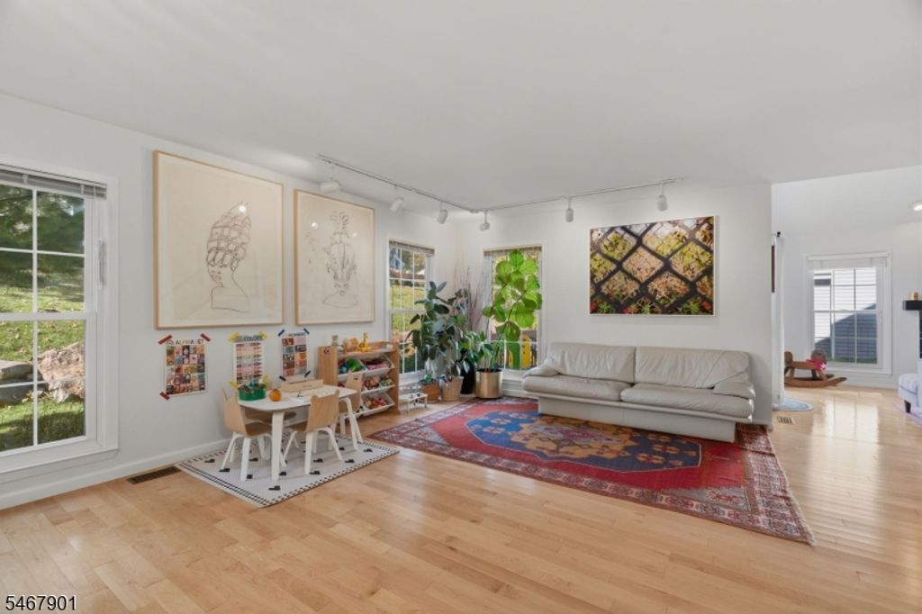 150 Dezenzo Ln, West Orange Twp., NJ 07052 — exterior