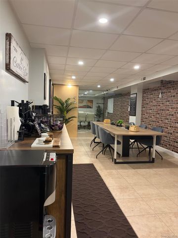 210 Pelham Road 5L, New Rochelle, NY 10805