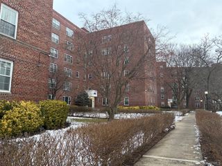 210 Pelham Road 5L, New Rochelle, NY 10805