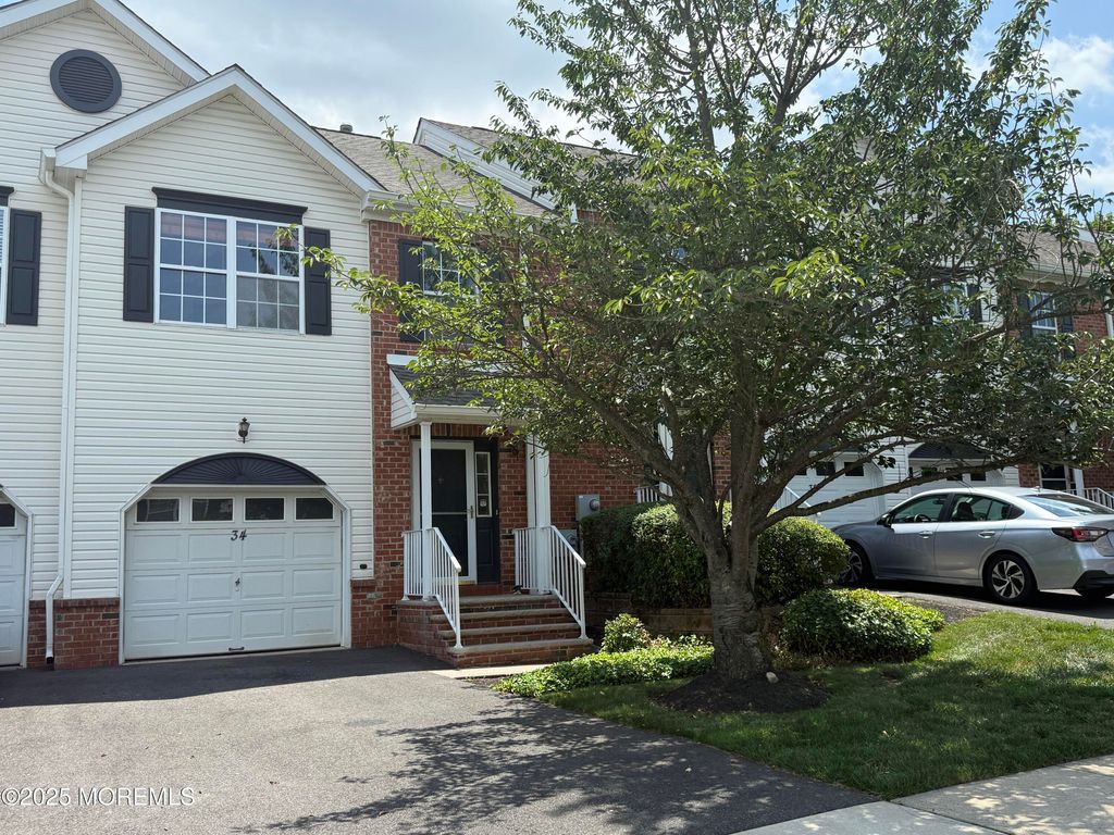 34 Heron Court, Manalapan, NJ 07726