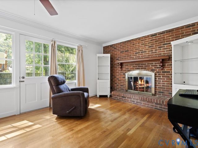 222 Homestead Dr, Colonial Heights, VA 23834