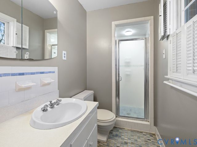 222 Homestead Dr, Colonial Heights, VA 23834