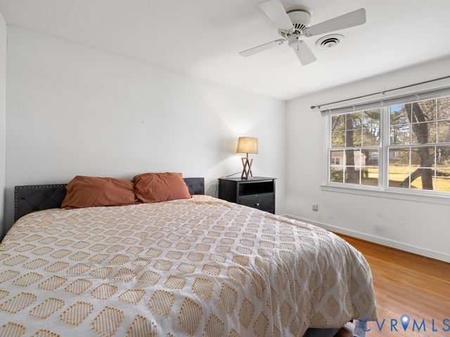 222 Homestead Dr, Colonial Heights, VA 23834