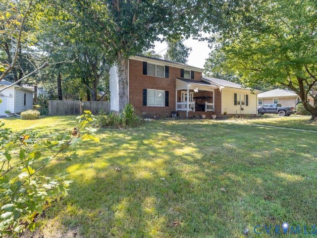 222 Homestead Dr, Colonial Heights, VA 23834