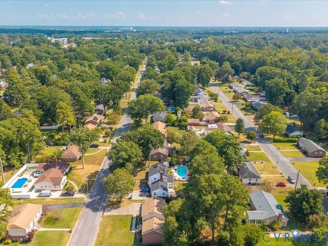 222 Homestead Dr, Colonial Heights, VA 23834