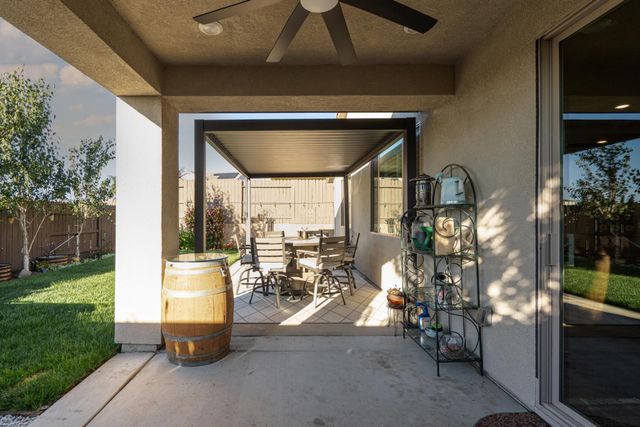 2811 Boxcar Dr, Rocklin, CA 95765