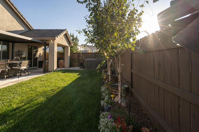 2811 Boxcar Dr, Rocklin, CA 95765