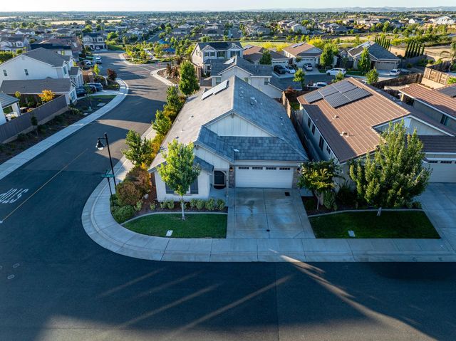 2811 Boxcar Dr, Rocklin, CA 95765
