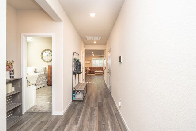 2811 Boxcar Dr, Rocklin, CA 95765