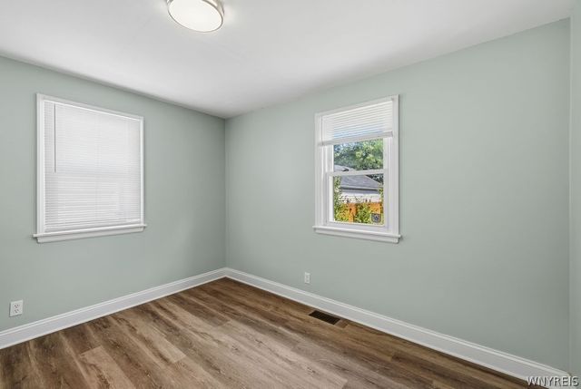 629 74th Street, Niagara Falls, NY 14304