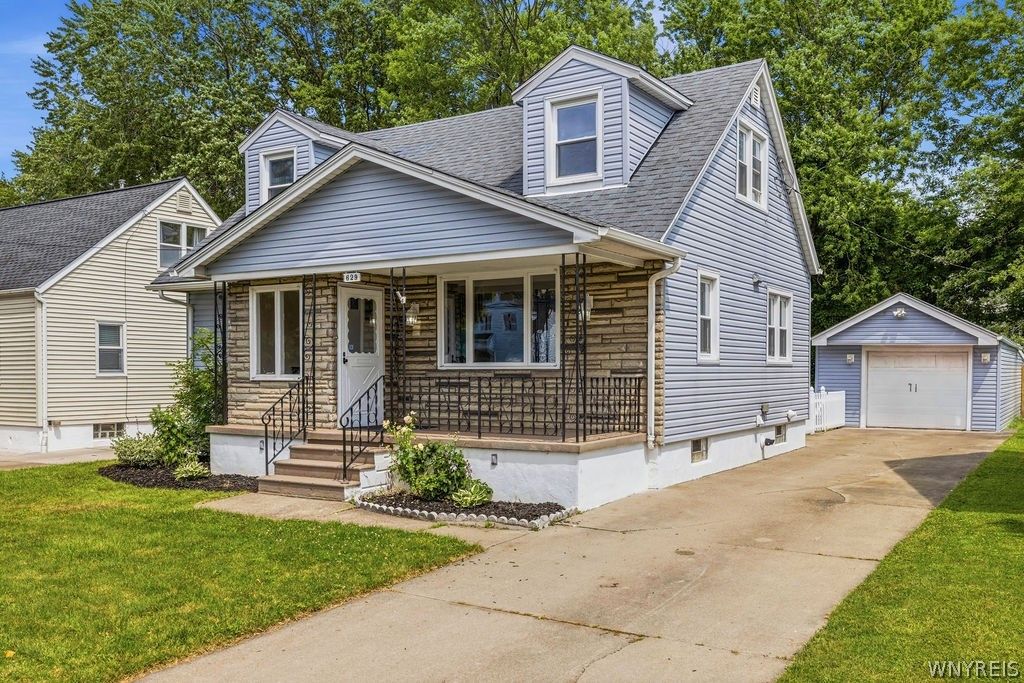 629 74th Street, Niagara Falls, NY 14304