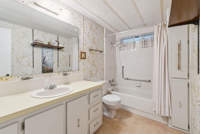 6756 KENSINGTON DRIVE NE, Winter Haven, FL 33881