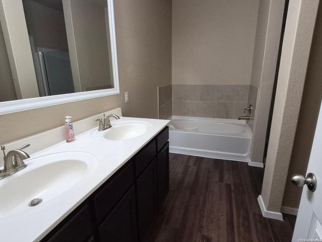 7102 ZUMA BCH, Converse, TX 78109
