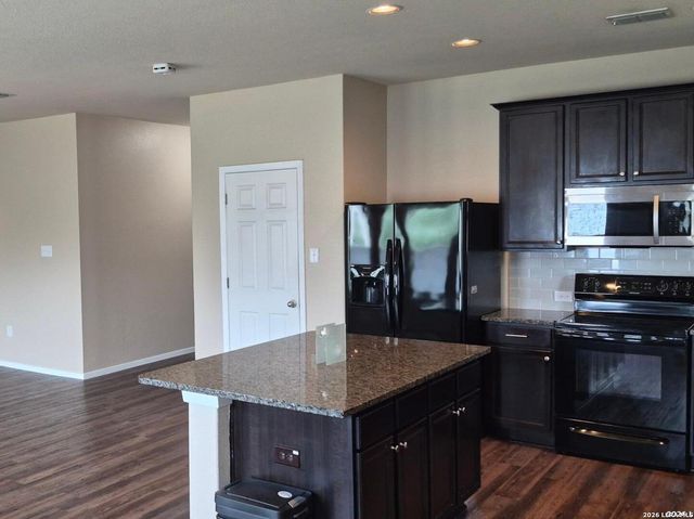 7102 ZUMA BCH, Converse, TX 78109
