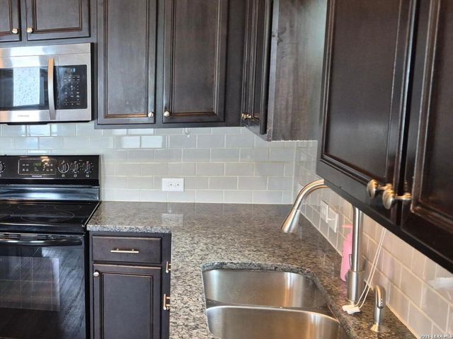 7102 ZUMA BCH, Converse, TX 78109