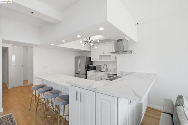 6363 Christie Ave 606, Emeryville, CA 94608