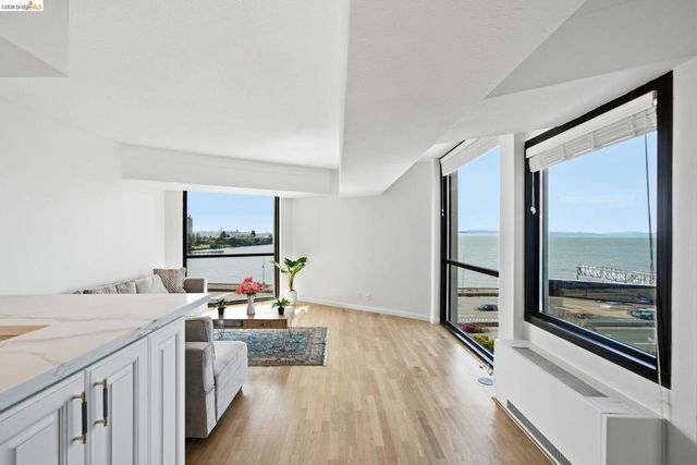 6363 Christie Ave 606, Emeryville, CA 94608